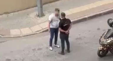 Kendisini darp eden adama karşılık vermedi