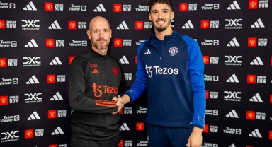 Manchester United forması giyen ilk Türk!