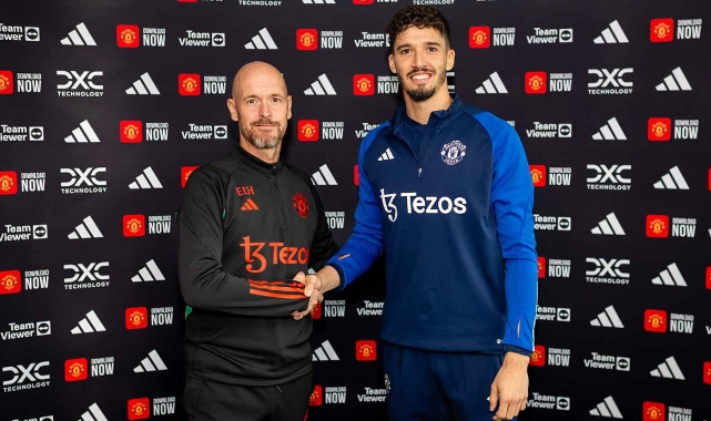 Manchester United forması giyen ilk Türk!