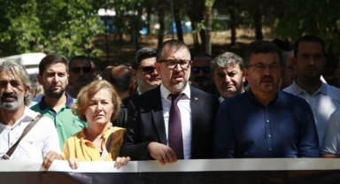 Öğretmene saldırı, geleceğe saldırıdır