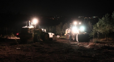 Orman yangınına gece saatlerinde müdahale sürdü