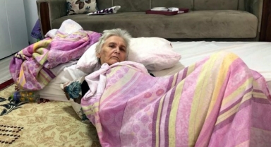 Sağır ve dilsiz yatalak Sayide teyze yardım bekliyor