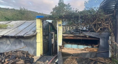 Yangın ahşap evi küle çevirdi