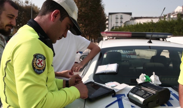 Aday sürücü ehliyetini alamadan ceza yedi
