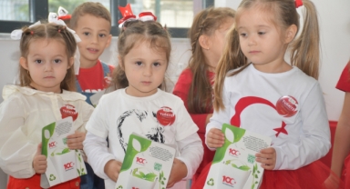 Başkan Usta'dan 100.yılda öğrencilere hediye