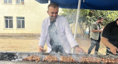 Bursalı ciğerci yaşlıların gönlünü fethetti