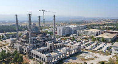 BUÜ'de devasa caminin kaba inşaatı bitiyor