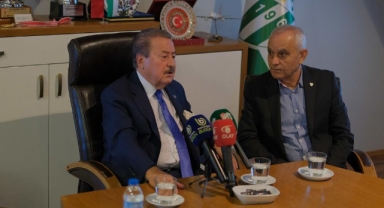 Cavit Çağlar, Bursaspor Kulübü’nü ziyaret etti