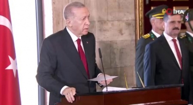 Cumhurbaşkanı Erdoğan Anıtkabir'de