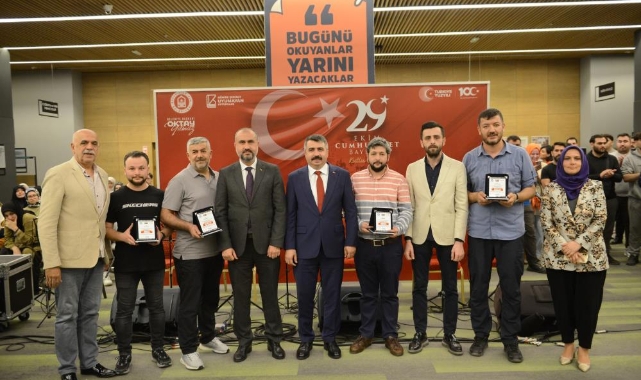 Fotoğraf sanatçılarından ‘bayrak’ resitali