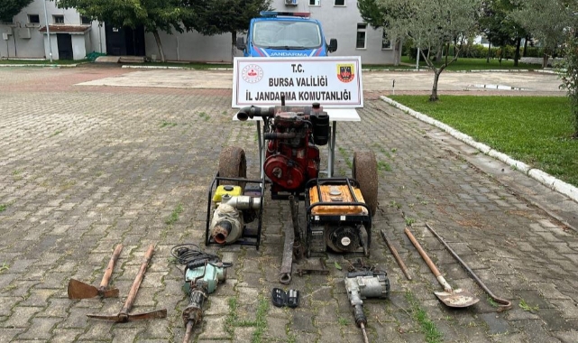 Kaçak kazı yapan şüphelilere jandarma baskını