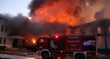 Kayseri’de büyük fabrika yangını