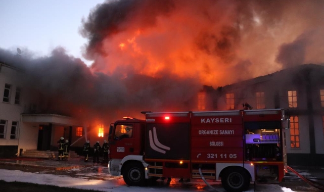 Kayseri’de büyük fabrika yangını