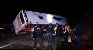 Kayseri’de yolcu otobüsü devrildi:38 yaralı