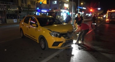 Kaza yaptı, aracını bırakıp kaçtı: 4 yaralı