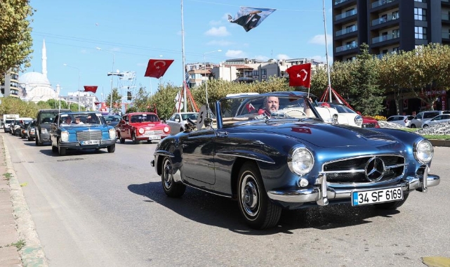 Klasik otomobiller, kız çocukları için yola çıktı