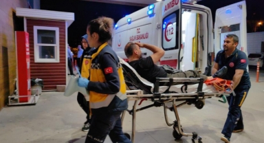 Küfür eden eşine sinirlenip bıçakladı