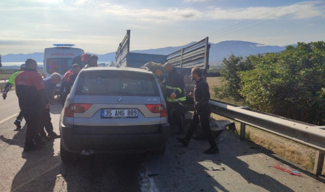 Lüks cip emniyet şeridinde kamyonete çarptı: 2 yaralı