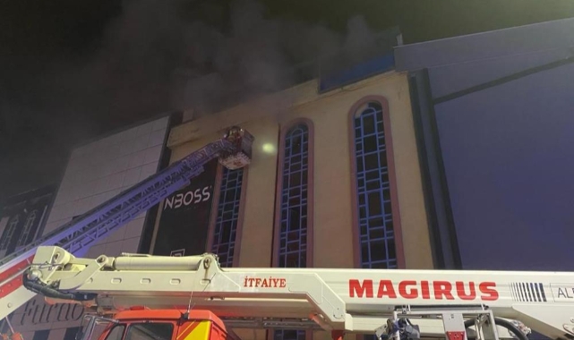 Mobilya imalathanesinde korkutan yangın