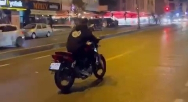 Motsikletle drift yaparken ölümden döndü