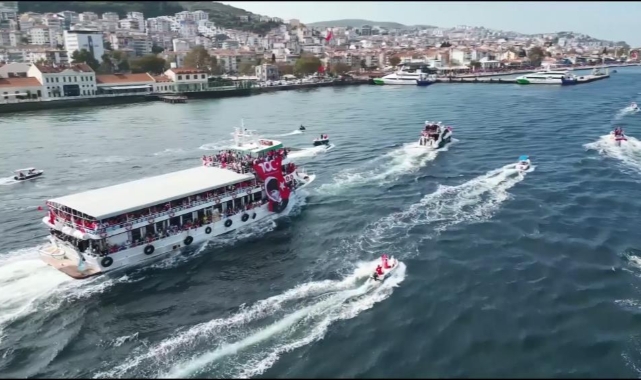 Mudanya’da 100. yıl coşkusu denize taştı