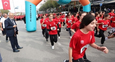 Nilüfer’de Cumhuriyet’in 100. yılı için koştular