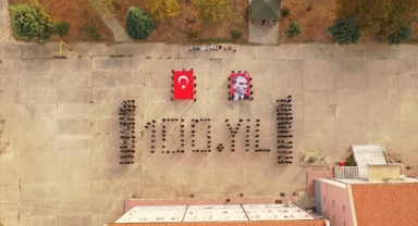 Orhaneli'de 230 öğrenciden 100. Yıl koreografisi