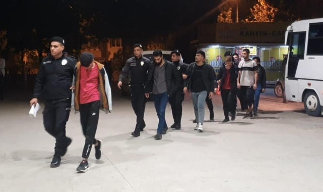 Şafak operasyonunda 50 kaçak göçmen yakalandı