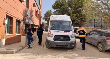 Şizofren, ailesini ve sağlık ekiplerini rehin aldı