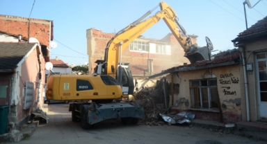 Yıkımdaki bayrak hassasiyeti duygulandırdı