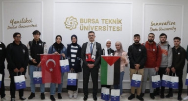 BTÜ yönetimi Filistinli öğrencilerle bir araya geldi