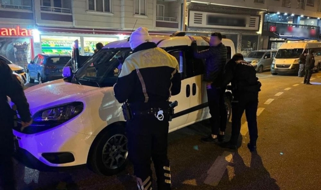 Bursa polisi ruhsatsız silah ve uyuşturucu ele geçirdi
