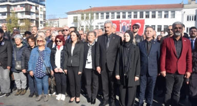 CHP Bursa İl Örgütü Ata'nın huzurundaydı