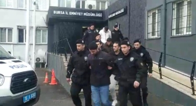 Her cumartesi Bursa'ya gelip tespih çaldılar