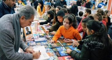 İnegöl’de kitap günleri coşkusu sürüyor