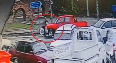Kamyonetin çarptığı bisikletli ağır yaralandı
