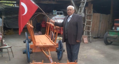Kurtuluş Savaşı'nda mühimmat taşınan arabanın aynısını yaptı