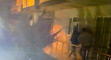 Mücevher çalıp otobüsle kaçtılar