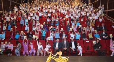 Öğrenciler yazarla birlikte “Babamın Mahallesi”nde yolculuğa çıktı