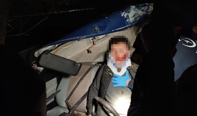 Otomobil traktörle çarpıştı: 1 ağır yaralı