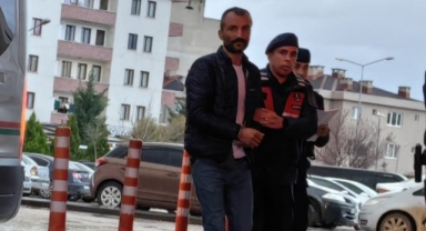 Tır ile çarpışan kamyon devrildi: 1 yaralı