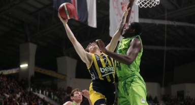 Türkiye Sigorta Basketbol Süper Ligi: Tofaş: 86 - Fenerbahçe: 95