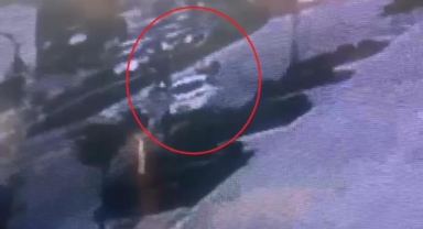 Yolun karşısına geçen bisikletliye otomobil çarptı