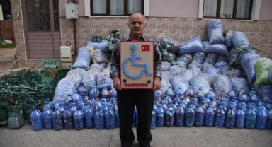 1 ton kapakla engelliler için tekerlekli sandalye aldı