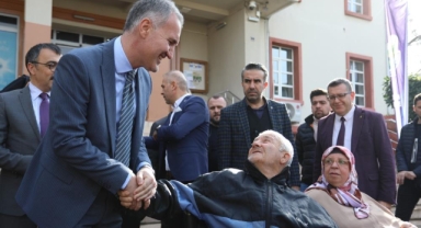 11 engelli vatandaşa akülü araçları teslim edildi