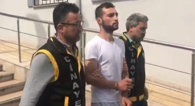 Annesini boğarak öldüren gence müebbet hapis
