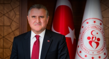 Bakan Aşkın Bak, hakeme yönelik şiddeti kınadı