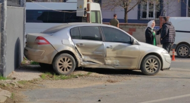 İnegöl'de otomobiller çarpıştı: 1 yaralı
