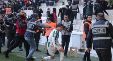 Bursaspor-Diyarbekirspor maçında ortalık karıştı
