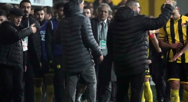 İstanbulspor Başkanı takımı sahadan çekti